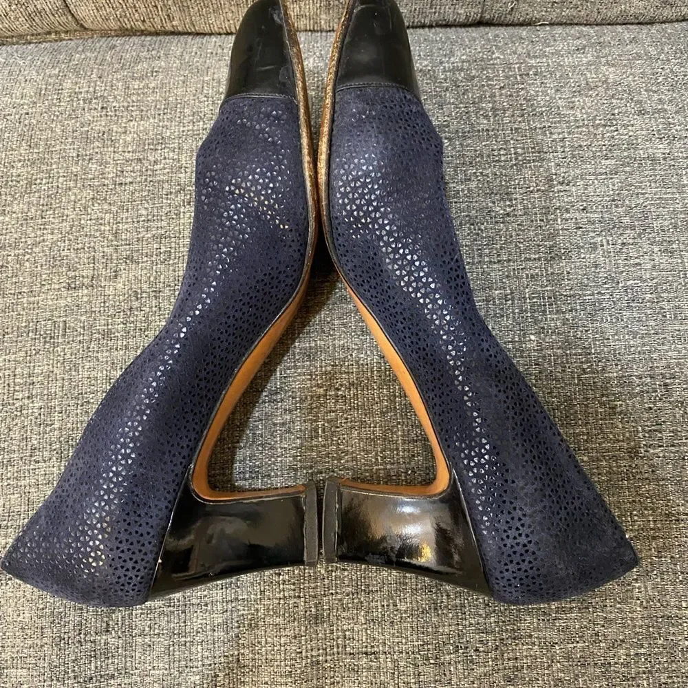 Salvatore Ferragamo chic navy